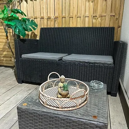 Jacuzzi Avec Jardin 아파트 아그